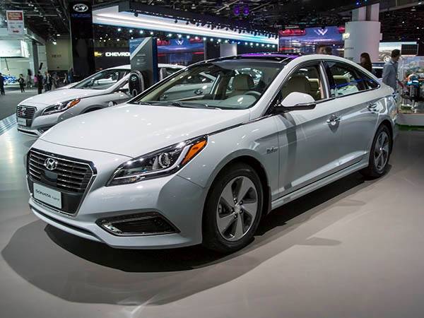 Hyundai Sonata Hybrid 2016 akan Ditawarkan dengan Harga Awal Rp 389 Juta di US