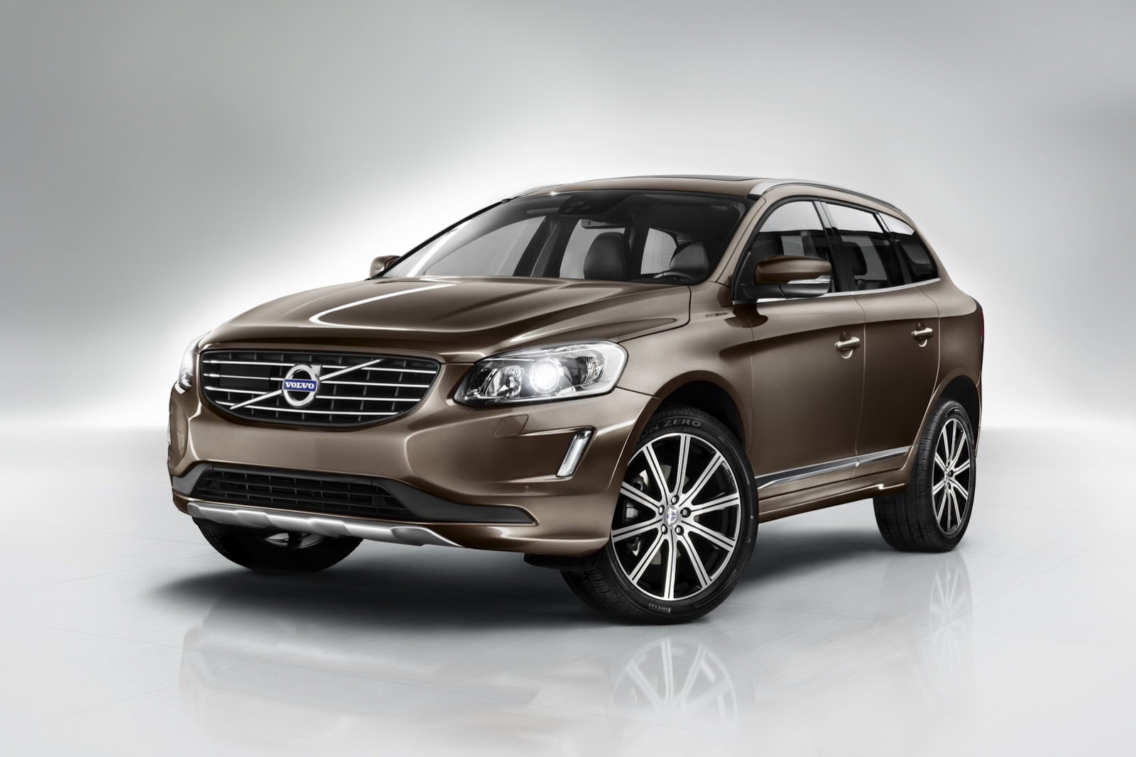 volvo-exhibits-new-s60-v60-and-xc60-models-photo-gallery_8