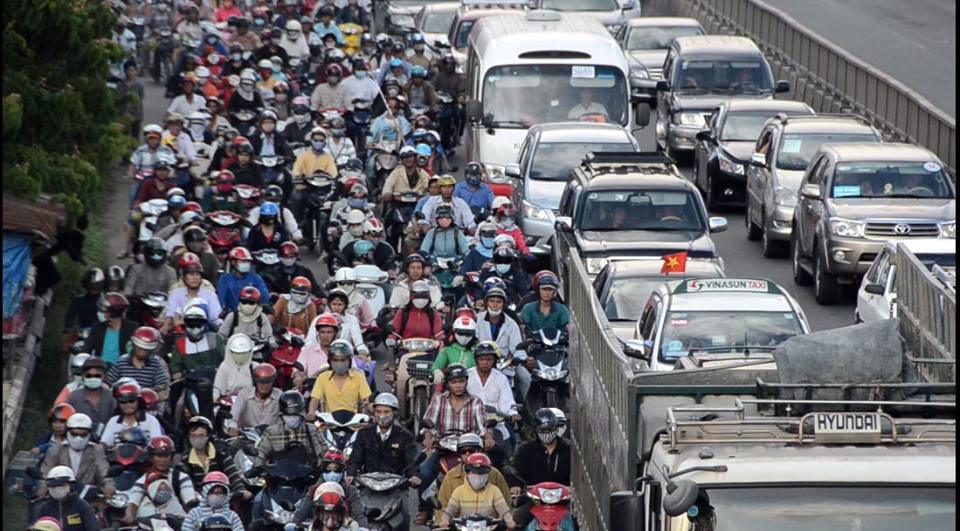 Việt Nam, đất nước của xe máy, đang bùng nổ thị trường xe hơi