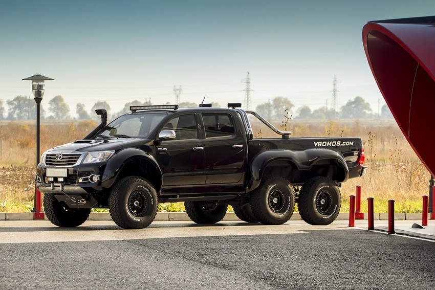 hilux 6x6 Vromos_Toyota_Hilux_6x6_2-850x567