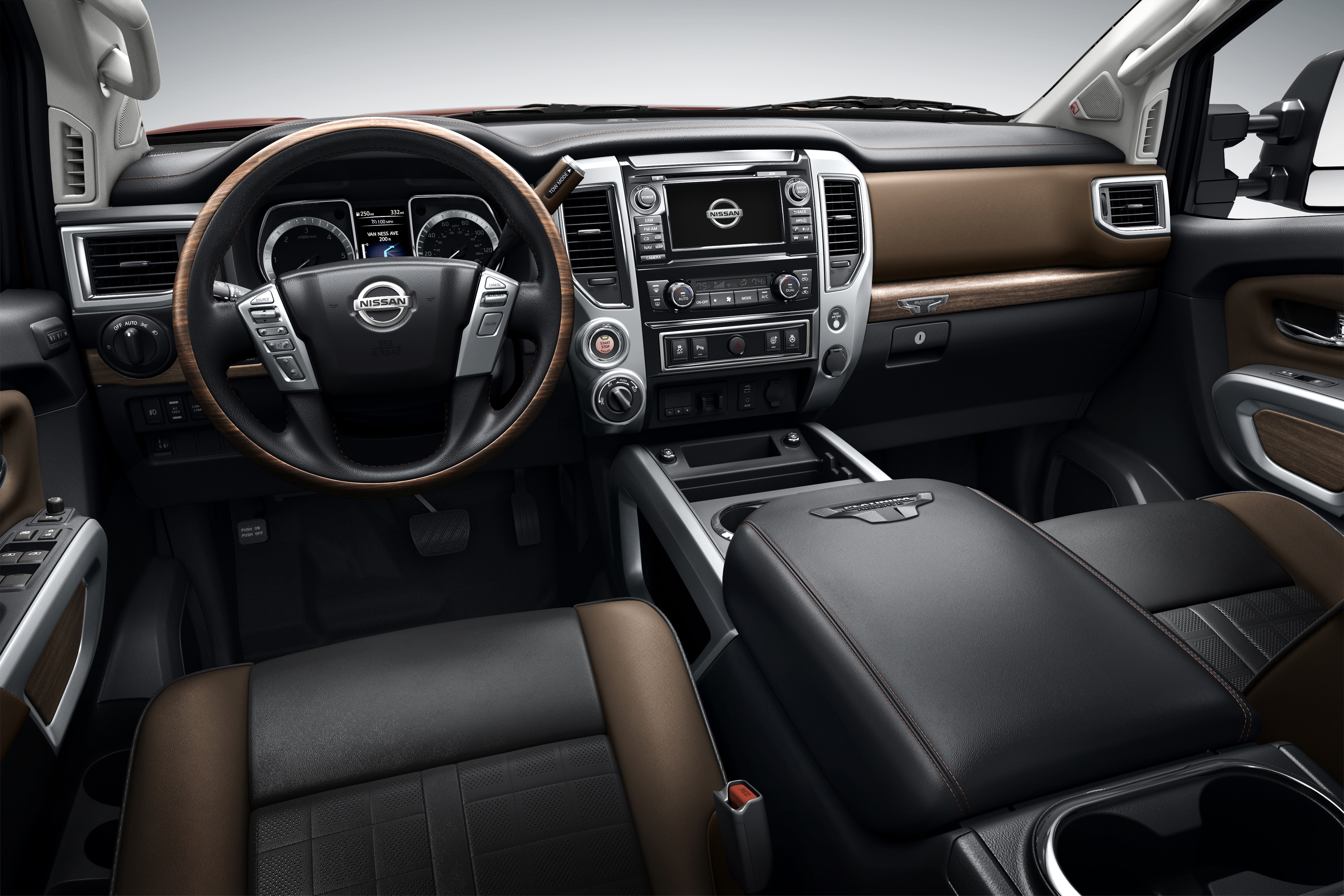 Interiors Nissan Titan 2016 XD Titan_gal6