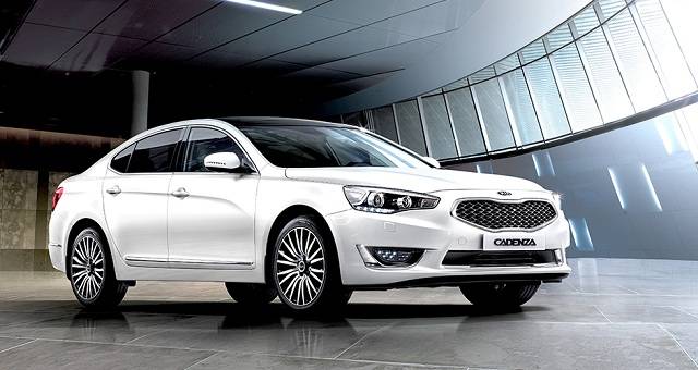 Foto Resmi Kia Cadenza 2016 Memperlihatkan Sedan Yang Keren