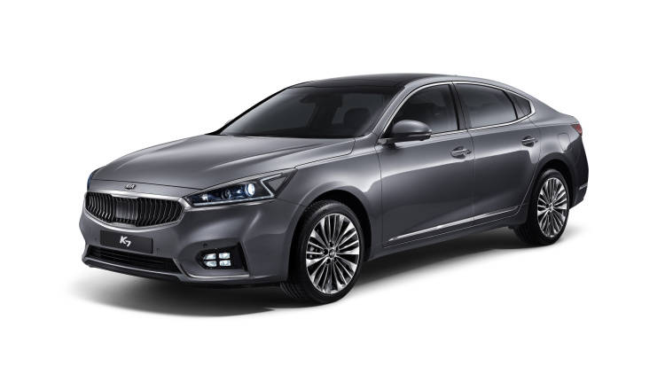 Kia Releases First Official Picture of Facelifted Cadenza  