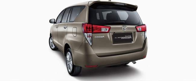 toyota-kijang-innova-2016-new-rear-cross-side-view