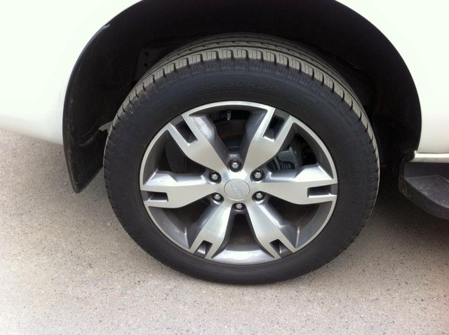 everest tyres images