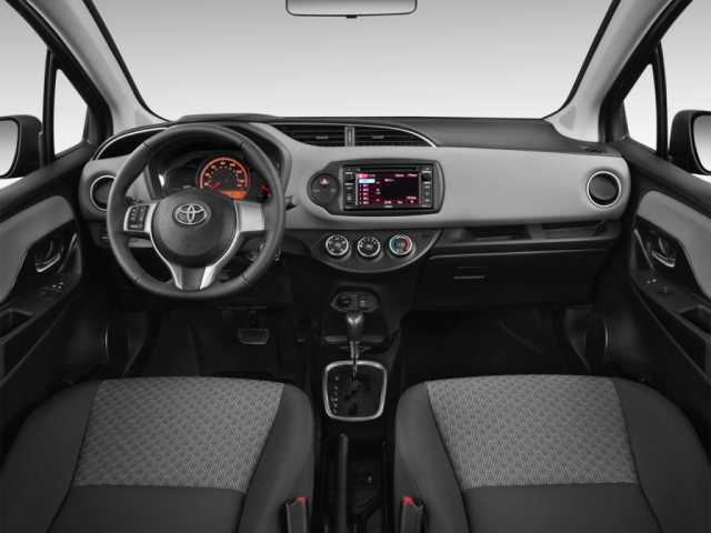 2016-Toyota-Yaris-Interior