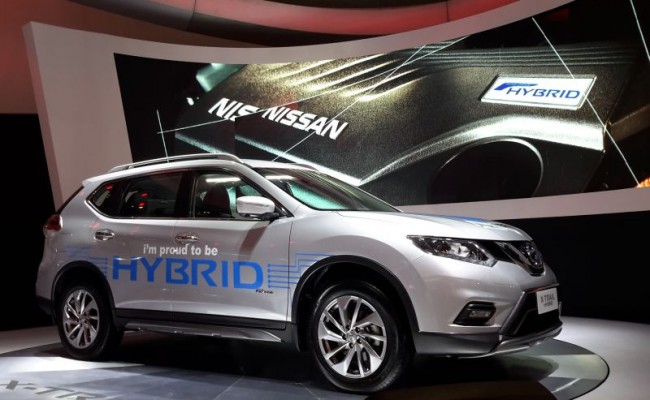 2015/12/nissan-indonesia-terima-pemesanan-5-x-trail-hybrid-harga-tunggu-november-S58sP7Ucu71-e1450857637547.jpg