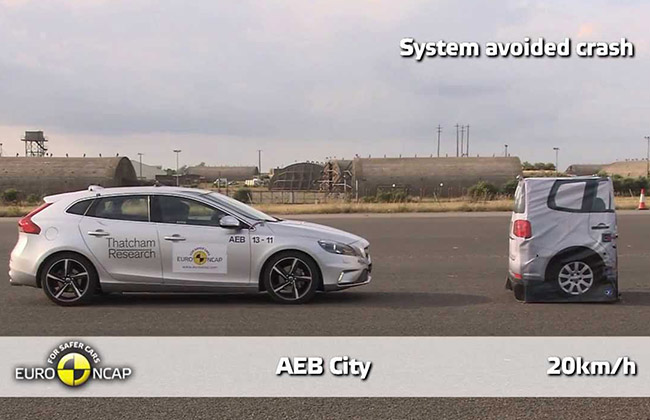 Volvo V40 AEB test