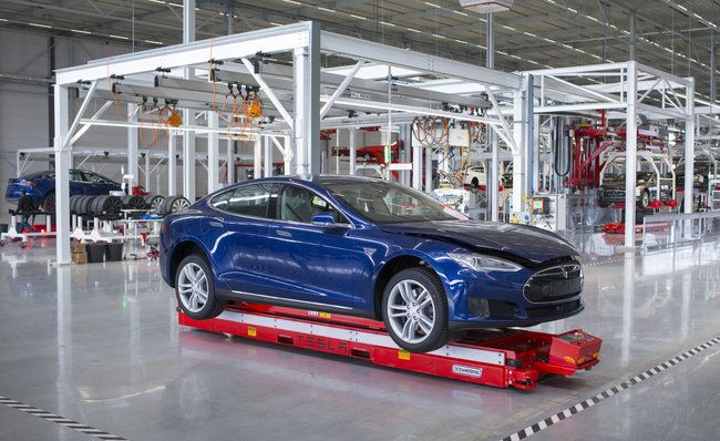Tesla สร้างสถิติใหม่ยอดขายทะลุ 50,000 คันในปี 2015