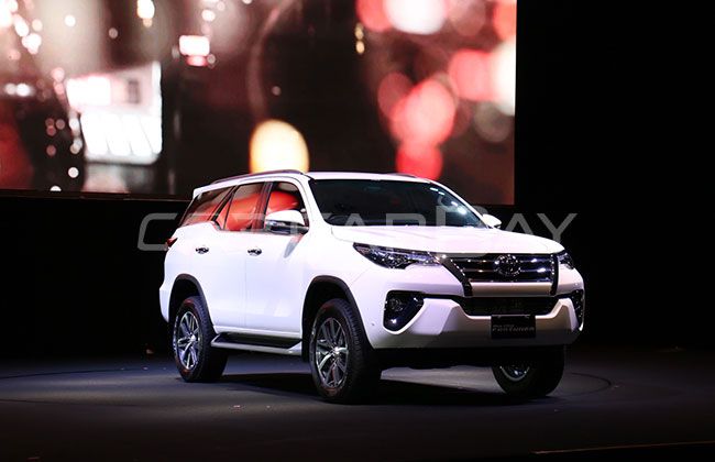Fortuner 2016 Right Front View