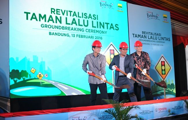 Toyota Revitalisasi Taman Lalu Lintas Bandung