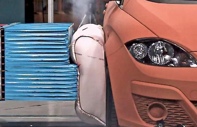 Volvo V40 Came Up with Innovative Side Airbags for Automobile's Exterior Portion