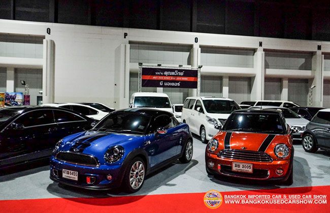 บูธ รถ ที่จัดแสดงนิทรรศการ