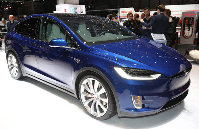 Tesla Model X Goes Live @ 2016 Geneva Motor Show