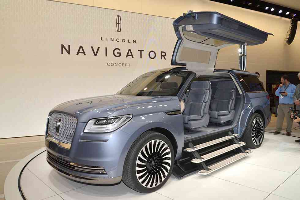 Lincoln Navigator Concept Revealed at New York Auto Show 2016