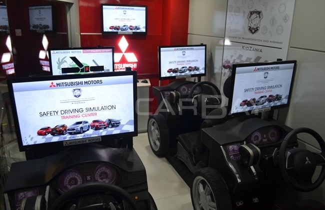 Mobil pertama mengajarkan perilaku berkendara