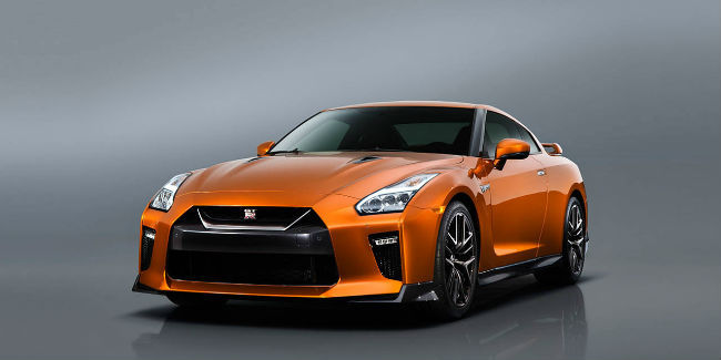 2017 Nissan GT-R Might Receive a Hybrid Powertrain, Says Manufacturer