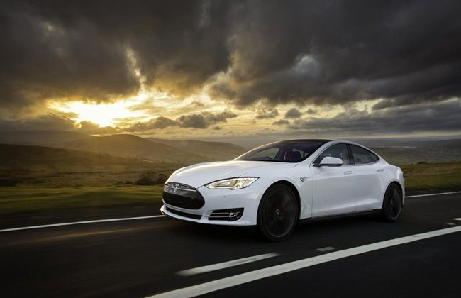 Senat Amerika Panggil Tesla Motors Terkait Fitur Autopilot