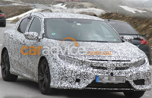  2017 Honda Civic Hatch Spotted Doing Rounds in European Alps 