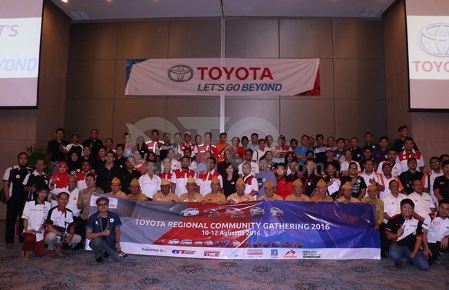 Sebelum ke GIIAS 2016, Komunitas Pemilik Toyota Apresiasi Para Veteran