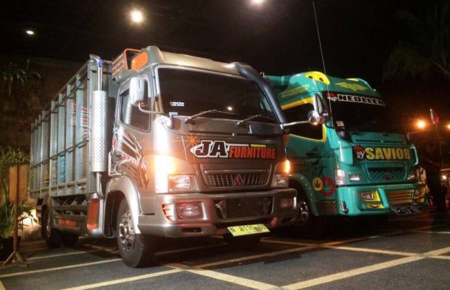 MITSUBISHI FUSO GELAR 130 EVENT GATHERING KELILING INDONESIA