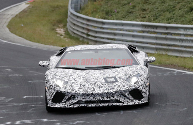 Lamborghini Aventador spied testing