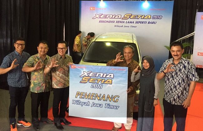 Daihatsu Serahkan Xenia Setia Di Surabaya