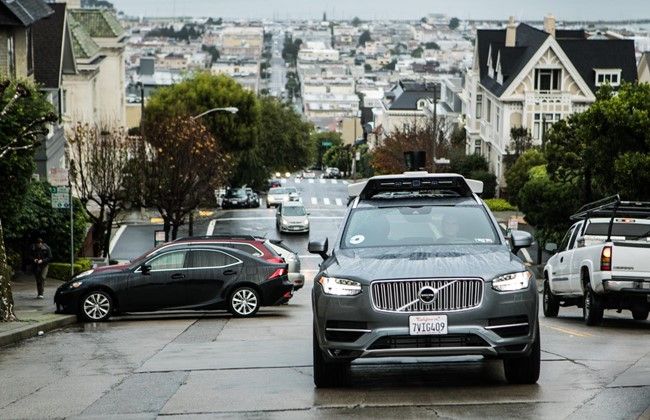 Volvo dan Uber Uji Coba Mobil Otonom