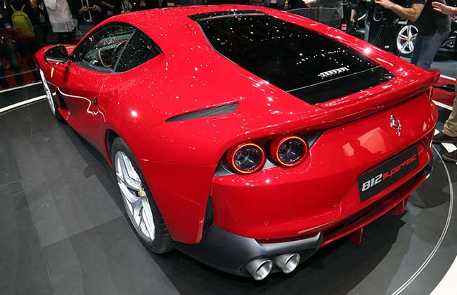 Ferrari 812 Geneva 2017 01