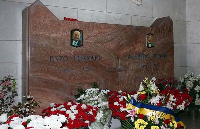Makam Pendiri Ferrari Hampir Dibongkar Pencuri!