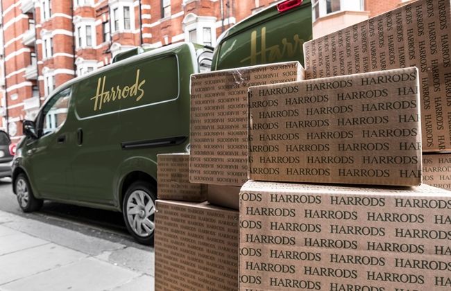 426187334_All_electric_Nissan_e_NV200_revolutionises_iconic_Harrods_delivery_fleet
