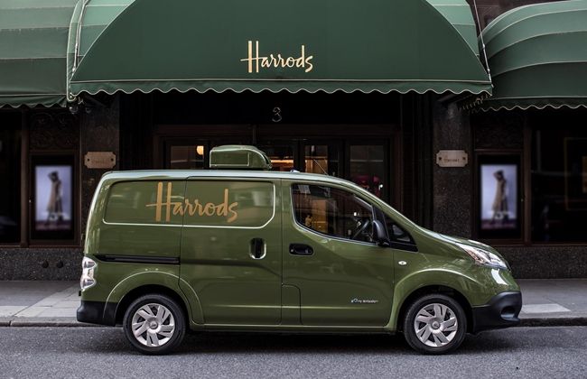 426187336_All_electric_Nissan_e_NV200_revolutionises_iconic_Harrods_delivery_fleet