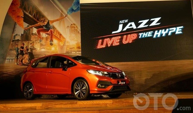 Alasan Lebih Pilih Honda Jazz Ketimbang Brio RS di Segmen Hatchback Alasan Lebih Pilih Honda Jazz Ketimbang Brio RS di Segmen Hatchback