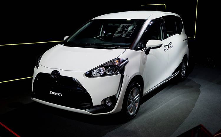 Pilih Toyota Sienta G atau Veloz 1.5?