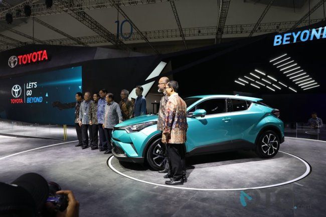 2017/08/GIIAS-2017-Toyota-C-HR-1.jpg