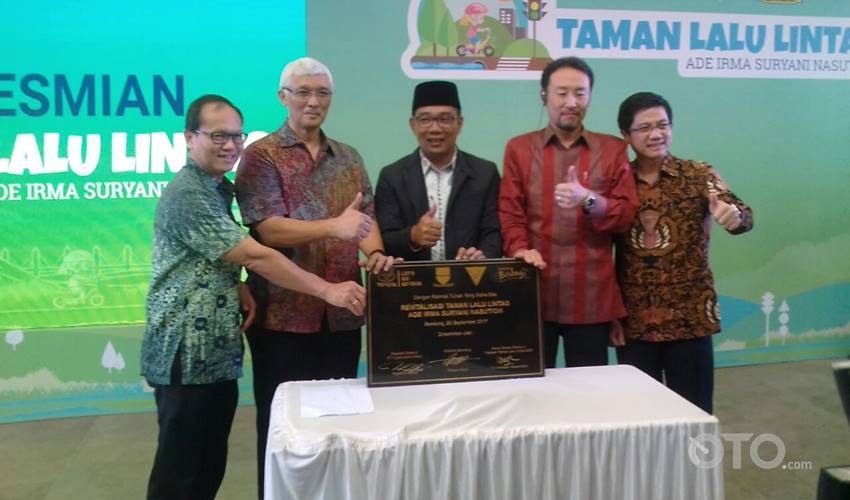 Toyota Donasi Rp 9,2 Miliar Untuk Taman Lalu Lintas Bandung