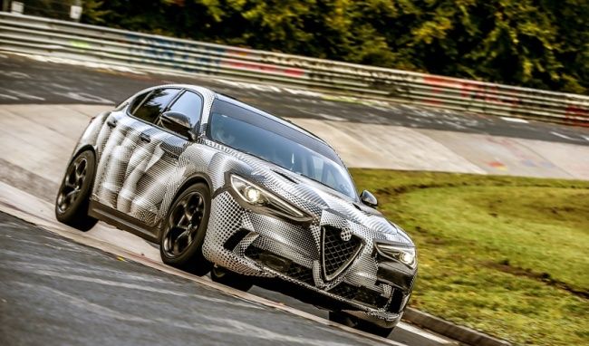 2017/10/stelvio-quadrifoglio-nurburgring-1.jpg
