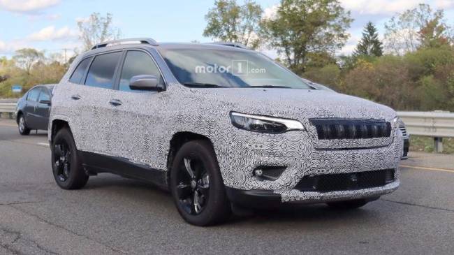 Cherokee Baru Lengkapi Amunisi Jeep Tahun Depan Cherokee Baru Lengkapi Amunisi Jeep Tahun Depan