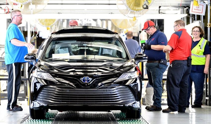 Camry Impor Lebih Murah, Pabrik Toyota Terancam