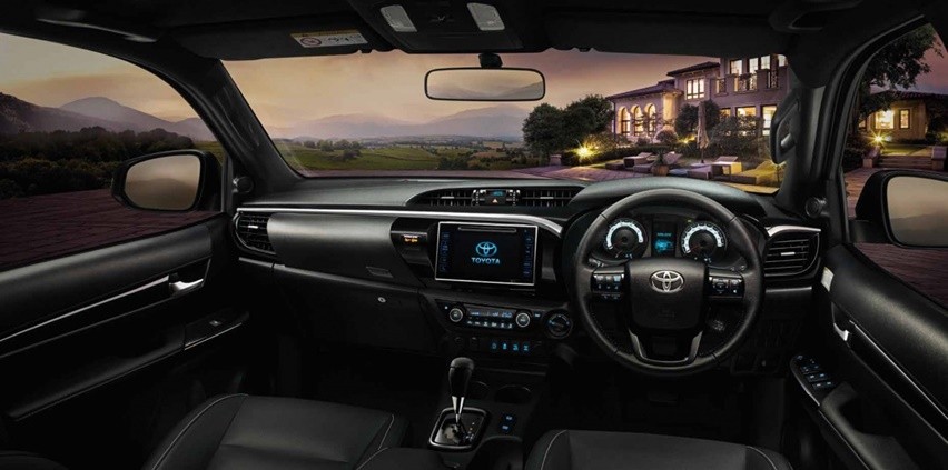2018-Toyota-Hilux-Revo-Rocco-5-1200x596