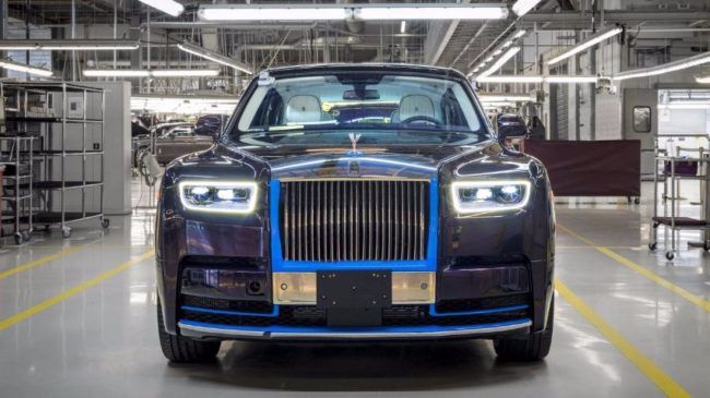 2017/12/first-produced-2018-rolls-royce-phantom.jpg
