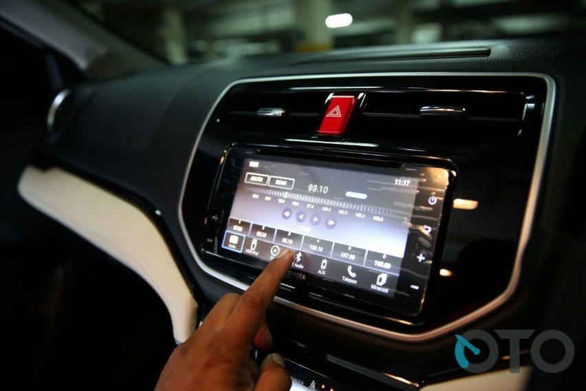 head unit monitor rush