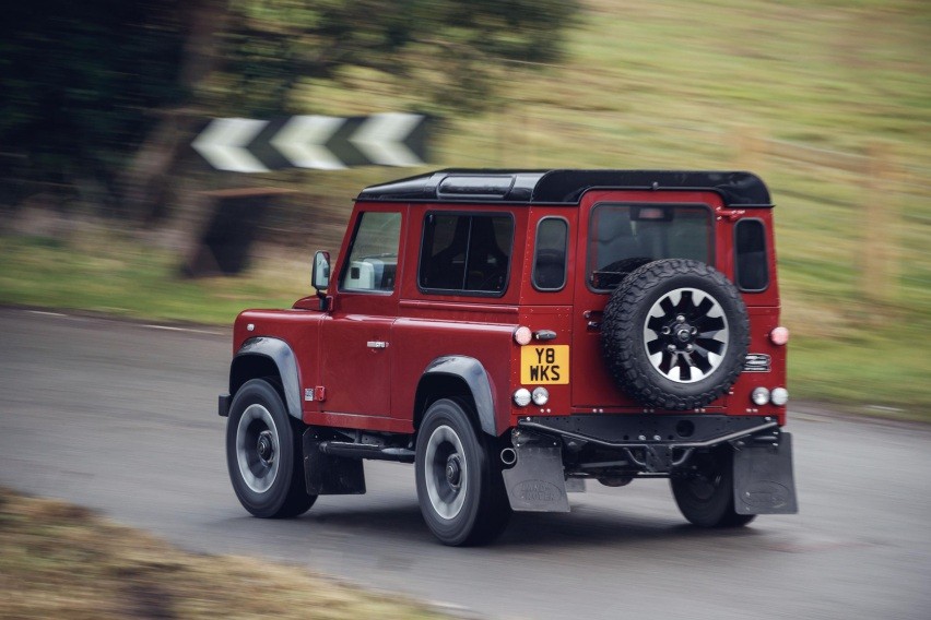 defender V8
