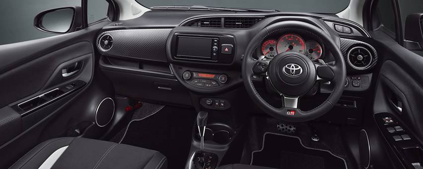 Interior Yaris GRMN