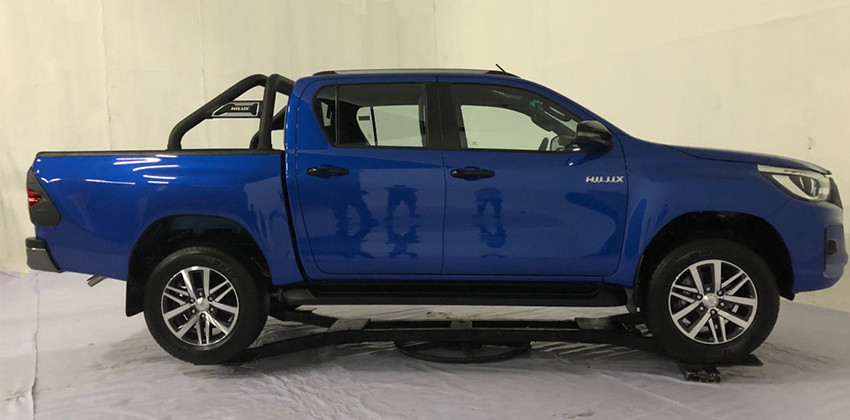 Hilux Conquest side profile