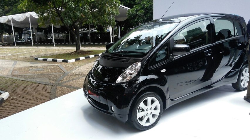 Outlander dan MIEV sumbangan Mitsubishi (1)
