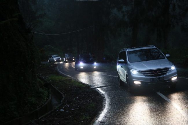 Wuling Cortez 1.8 L Lux+ i-AMT: Tak Kalah dengan MPV Papan Atas Wuling Cortez 1.8 L Lux+ i-AMT: Tak Kalah dengan MPV Papan Atas