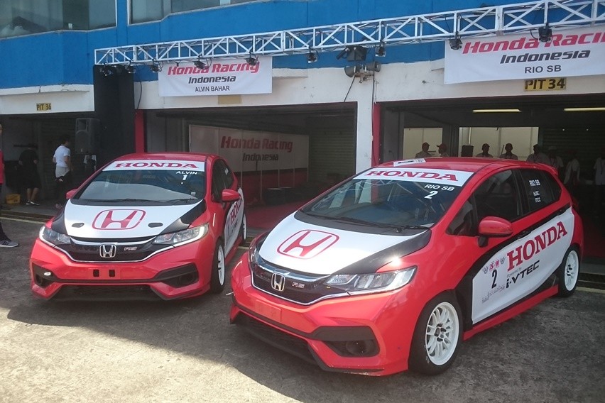 Jazz baru ikut balap