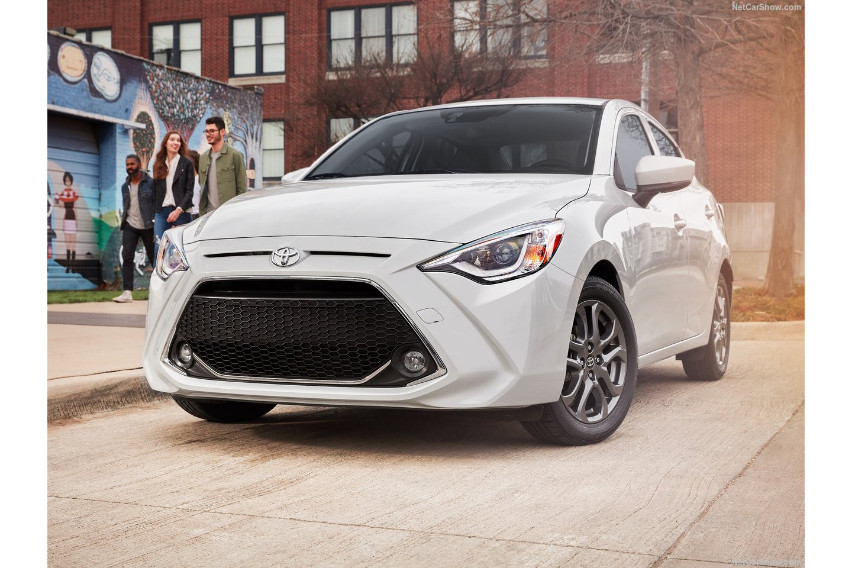 Toyota Yaris Sedan Facelift, Masih Berbasis Mazda2