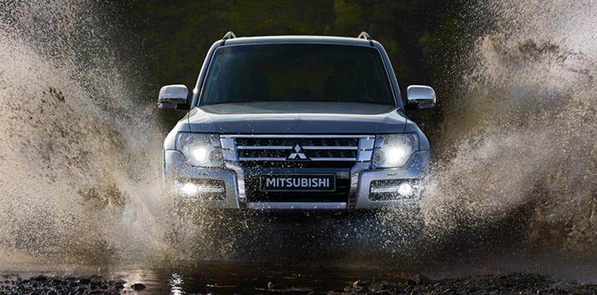 Mitsubishi Pajero front
